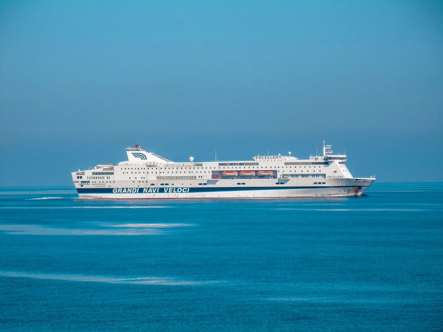 Your Complete Guide to Planning the Perfect Ferry Holiday
